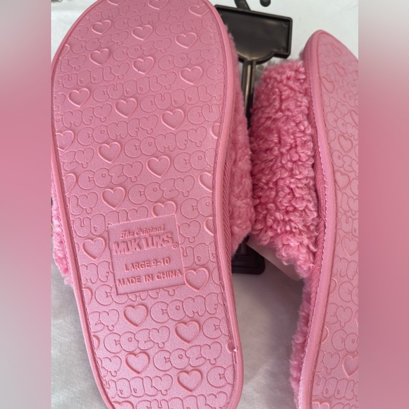 Muk Luks cozy slippers - Picture 5 of 7
